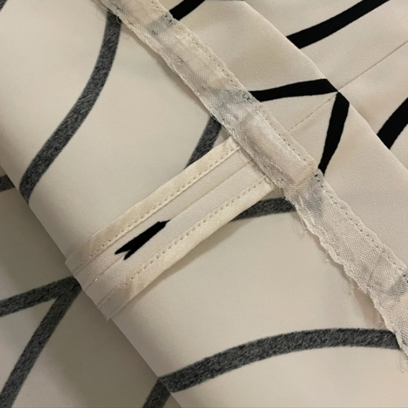 Marc by Marc Jacobs, Gorgeous black and white wave print design skirt! - Picture 6 of 6